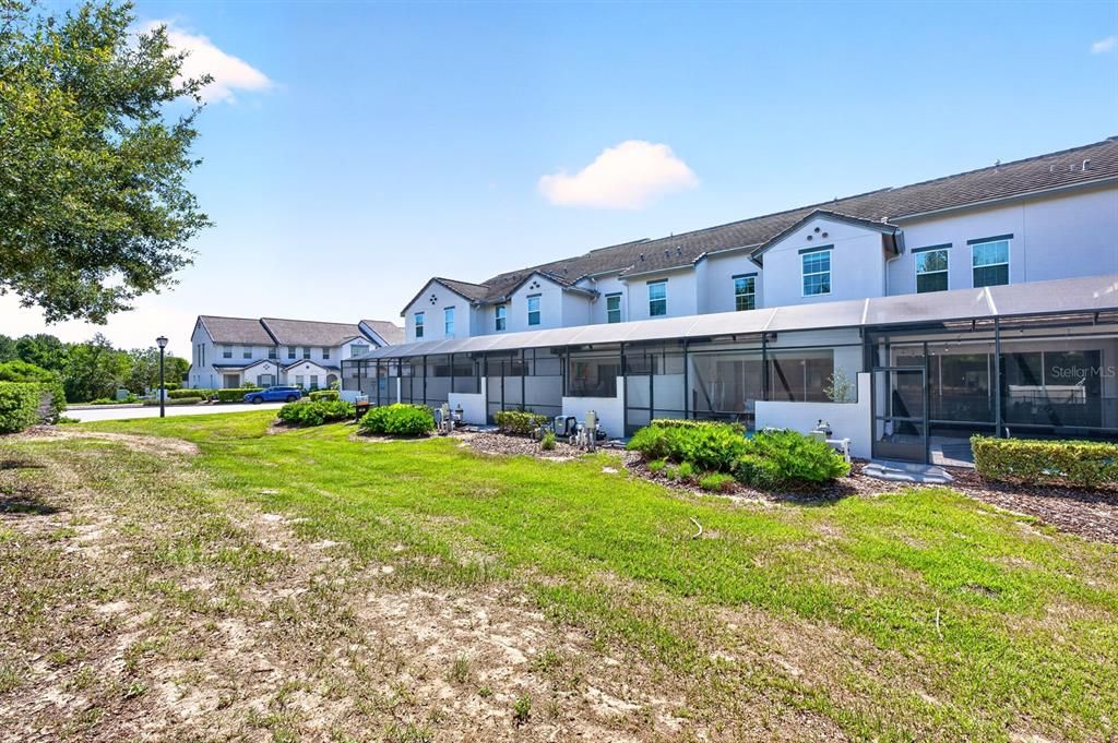 For Sale: $350,000 (4 beds, 3 baths, 1960 Square Feet)