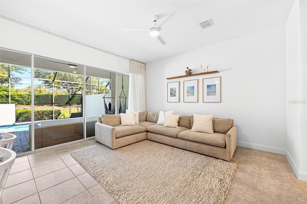 For Sale: $350,000 (4 beds, 3 baths, 1960 Square Feet)