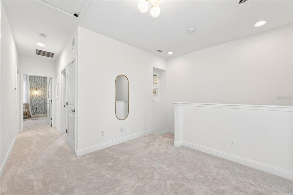 For Sale: $350,000 (4 beds, 3 baths, 1960 Square Feet)