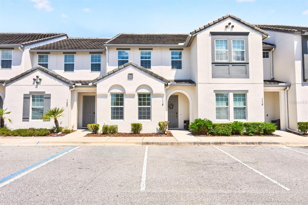 For Sale: $350,000 (4 beds, 3 baths, 1960 Square Feet)