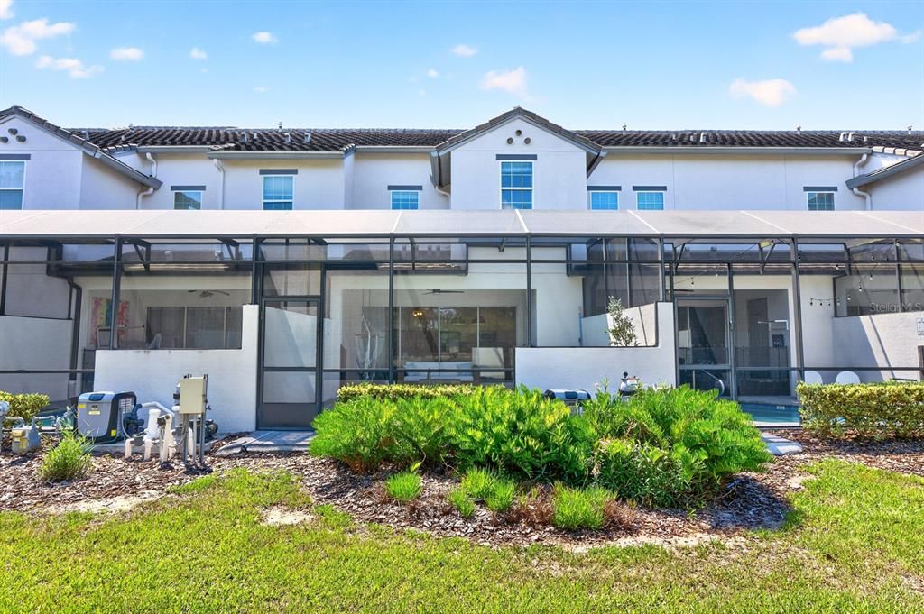 For Sale: $350,000 (4 beds, 3 baths, 1960 Square Feet)