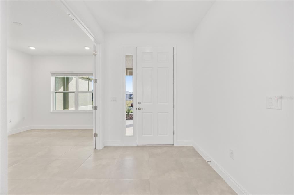 На продажу: $425,675 (2 спален, 2 ванн, 1718 Квадратных фут)