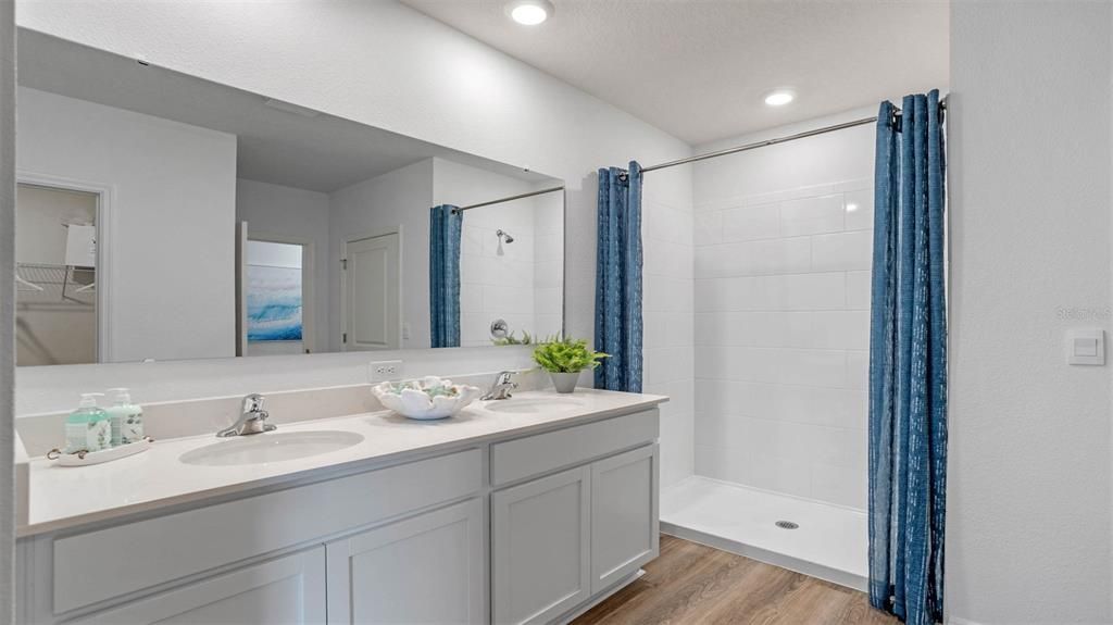 En Venta: $394,990 (4 camas, 3 baños, 2020 Pies cuadrados)
