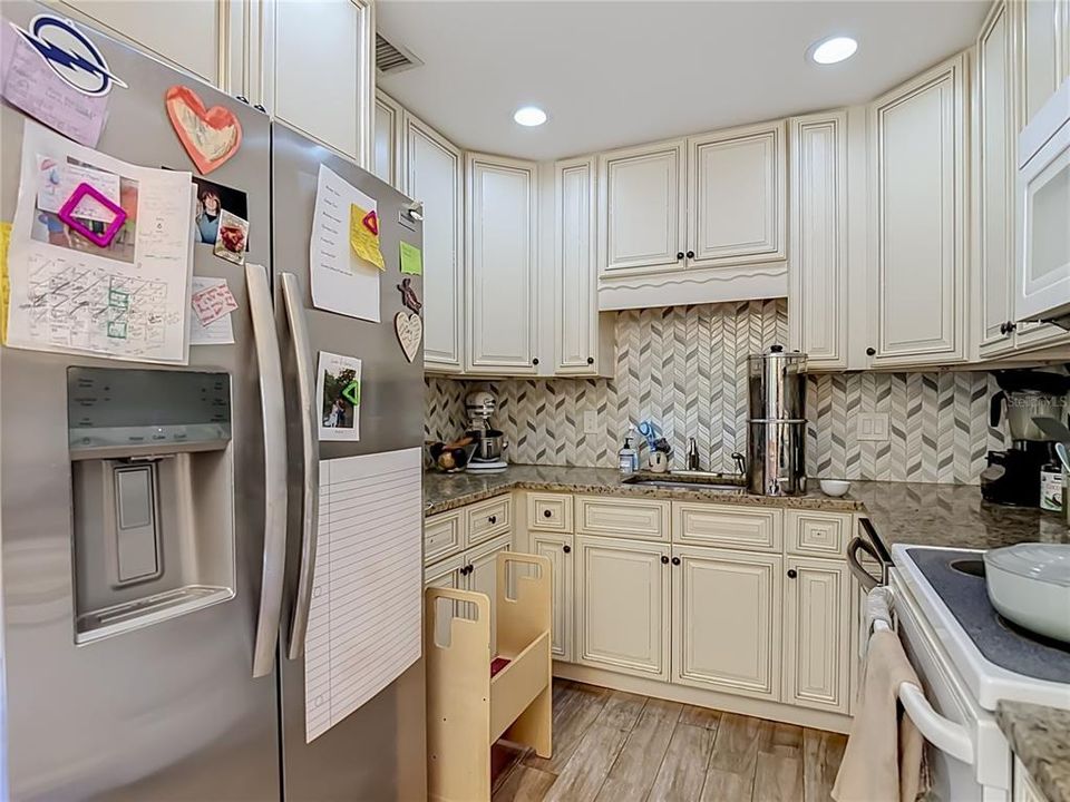 На продажу: $225,900 (3 спален, 2 ванн, 1160 Квадратных фут)