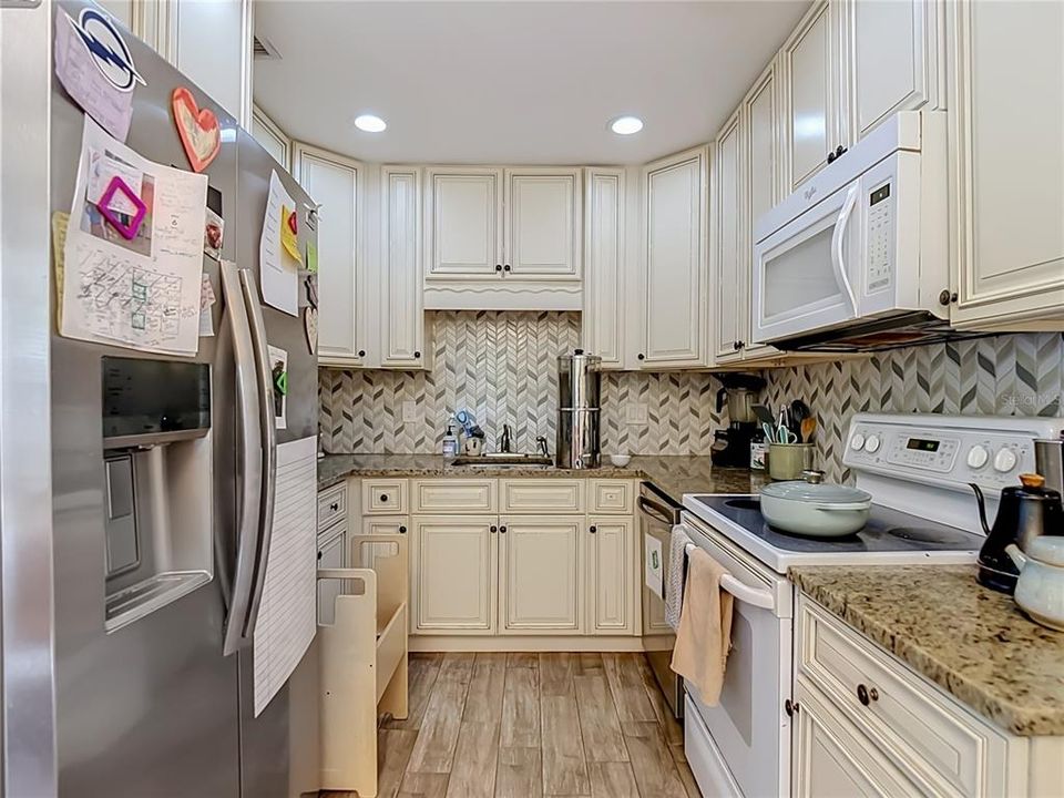 На продажу: $225,900 (3 спален, 2 ванн, 1160 Квадратных фут)