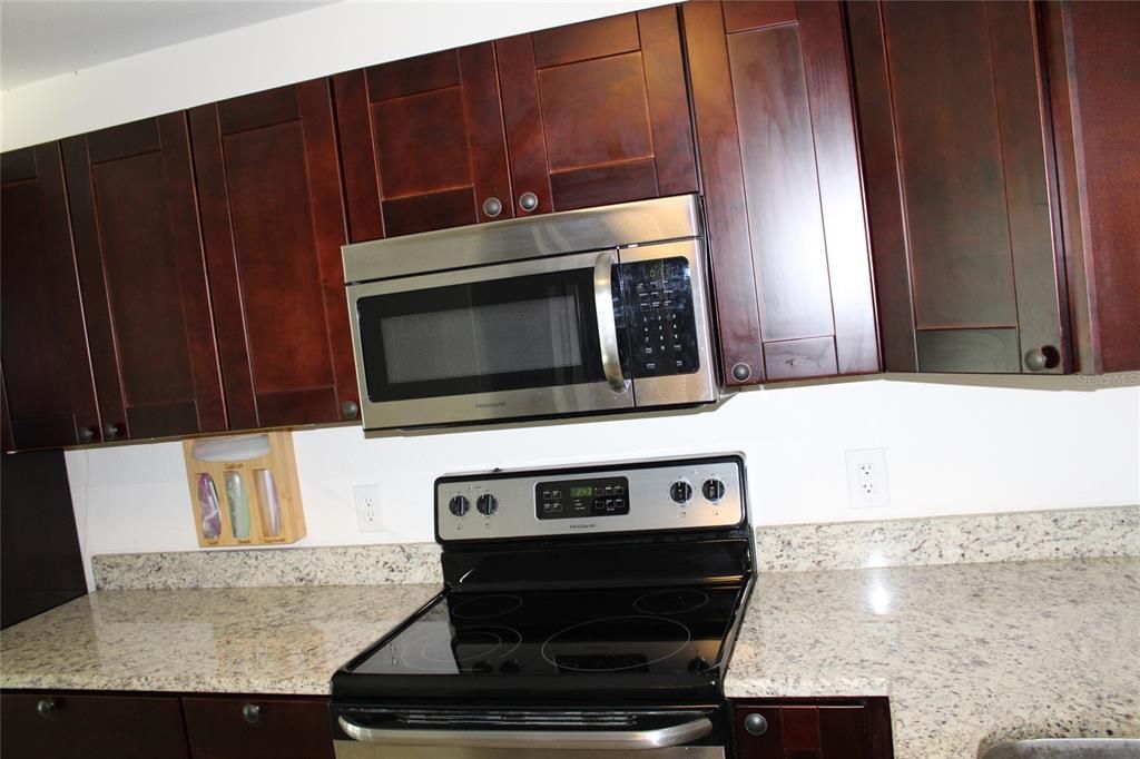 En Venta: $289,000 (2 camas, 2 baños, 1270 Pies cuadrados)