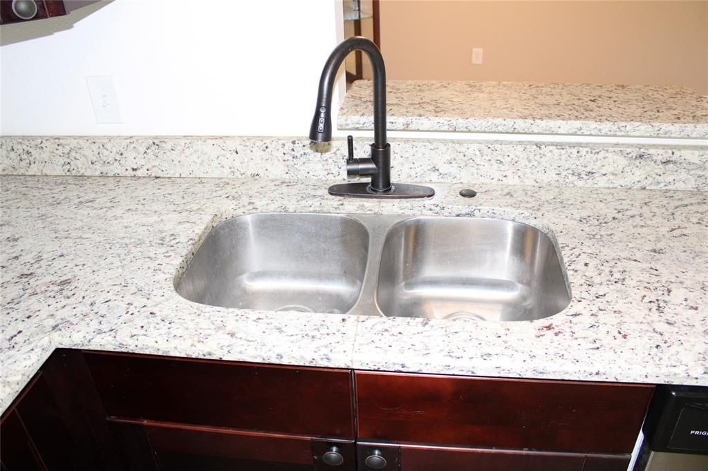 En Venta: $289,000 (2 camas, 2 baños, 1270 Pies cuadrados)