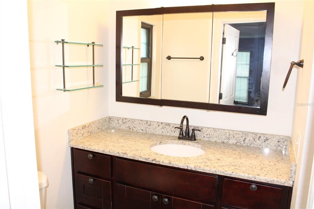 En Venta: $289,000 (2 camas, 2 baños, 1270 Pies cuadrados)
