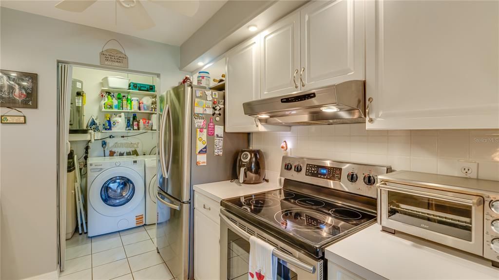 На продажу: $179,900 (2 спален, 2 ванн, 1105 Квадратных фут)