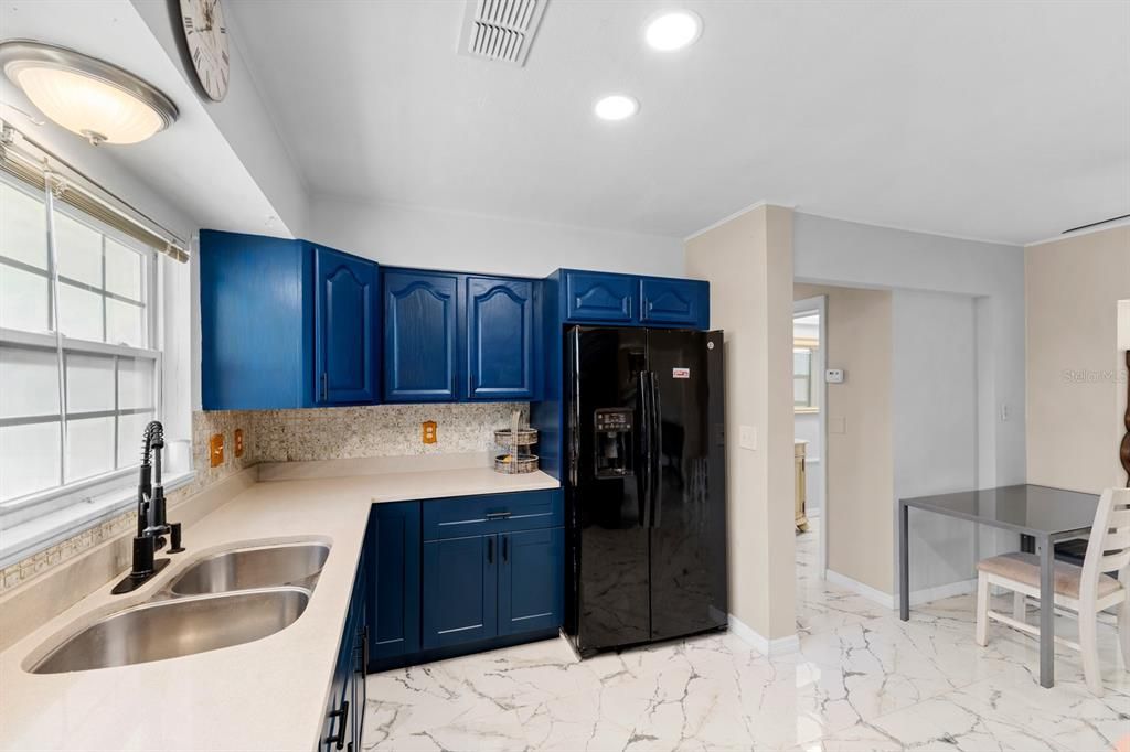 For Sale: $399,000 (4 beds, 3 baths, 1882 Square Feet)
