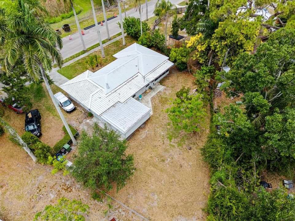For Sale: $399,000 (4 beds, 3 baths, 1882 Square Feet)
