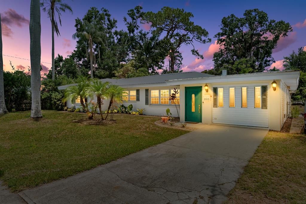 For Sale: $399,000 (4 beds, 3 baths, 1882 Square Feet)