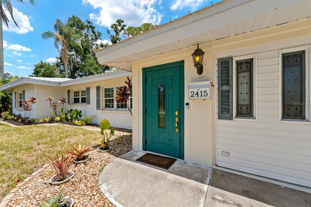For Sale: $399,000 (4 beds, 3 baths, 1882 Square Feet)