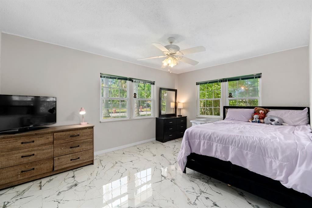 For Sale: $399,000 (4 beds, 3 baths, 1882 Square Feet)