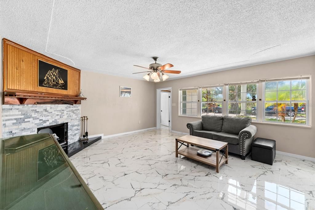 For Sale: $399,000 (4 beds, 3 baths, 1882 Square Feet)