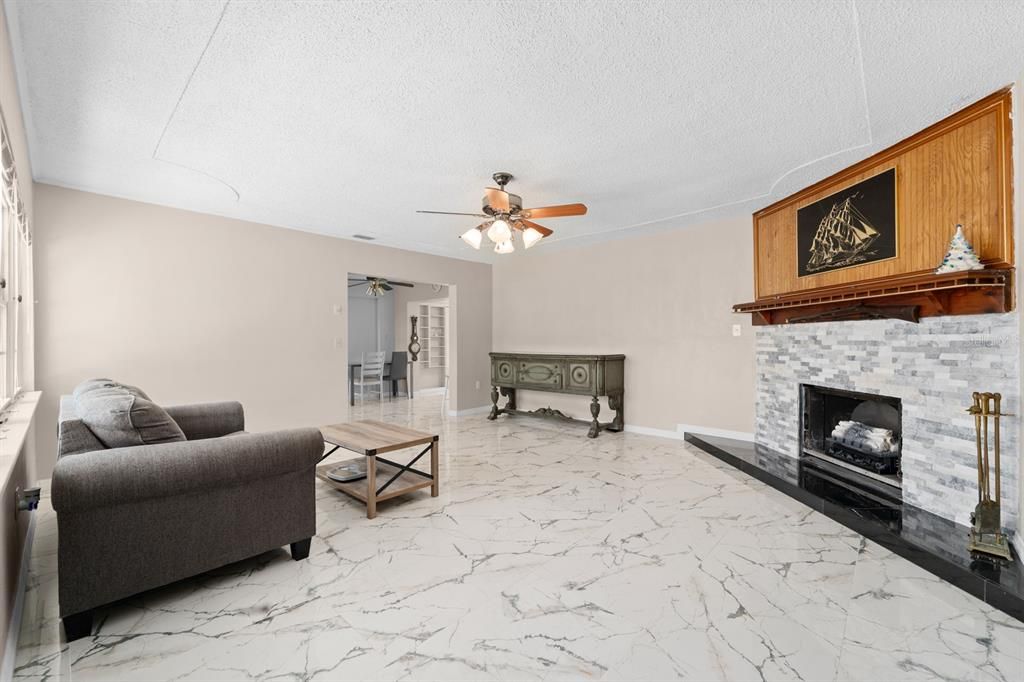 For Sale: $399,000 (4 beds, 3 baths, 1882 Square Feet)