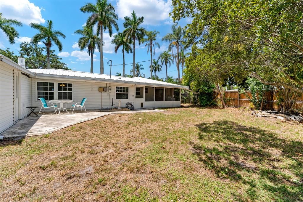 For Sale: $399,000 (4 beds, 3 baths, 1882 Square Feet)
