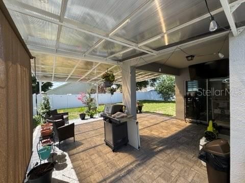 На продажу: $339,900 (3 спален, 2 ванн, 1725 Квадратных фут)