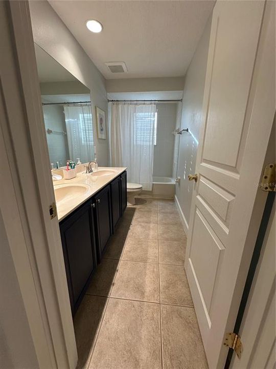 For Rent: $5,600 (6 beds, 4 baths, 3210 Square Feet)