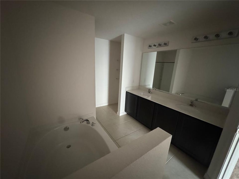 В аренду: $1,995 (4 спален, 2 ванн, 1851 Квадратных фут)