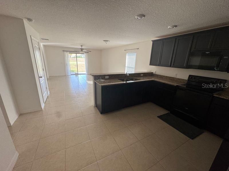 В аренду: $1,995 (4 спален, 2 ванн, 1851 Квадратных фут)