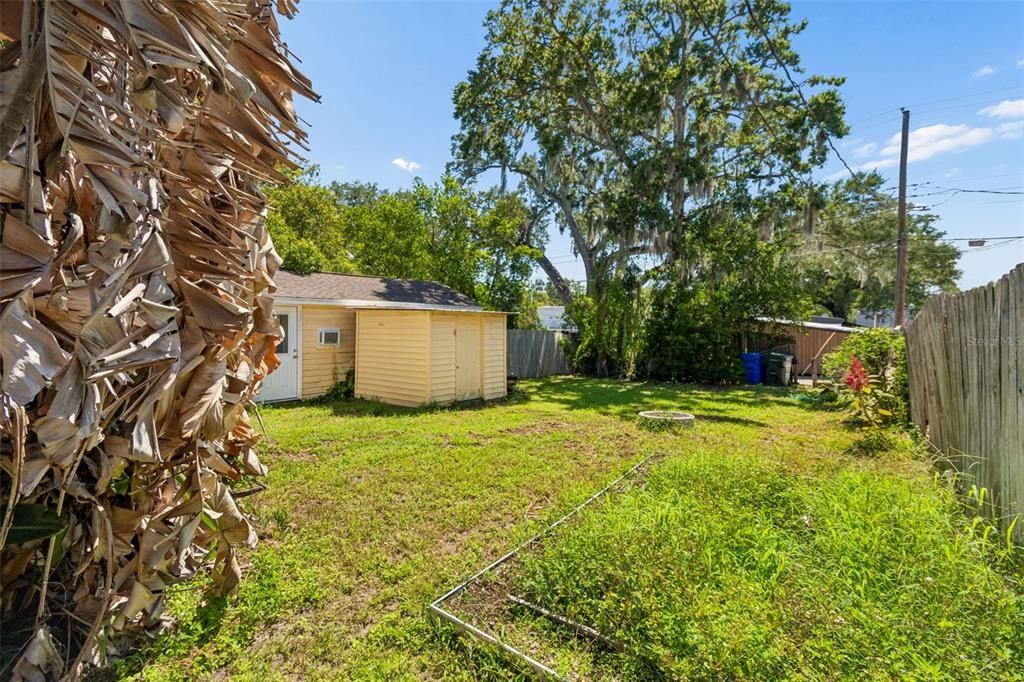 На продажу: $264,900 (2 спален, 1 ванн, 975 Квадратных фут)