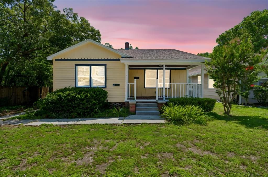 На продажу: $264,900 (2 спален, 1 ванн, 975 Квадратных фут)