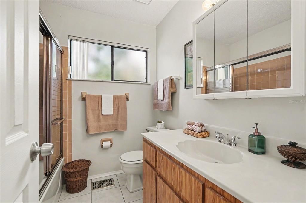 En Venta: $225,000 (3 camas, 2 baños, 972 Pies cuadrados)