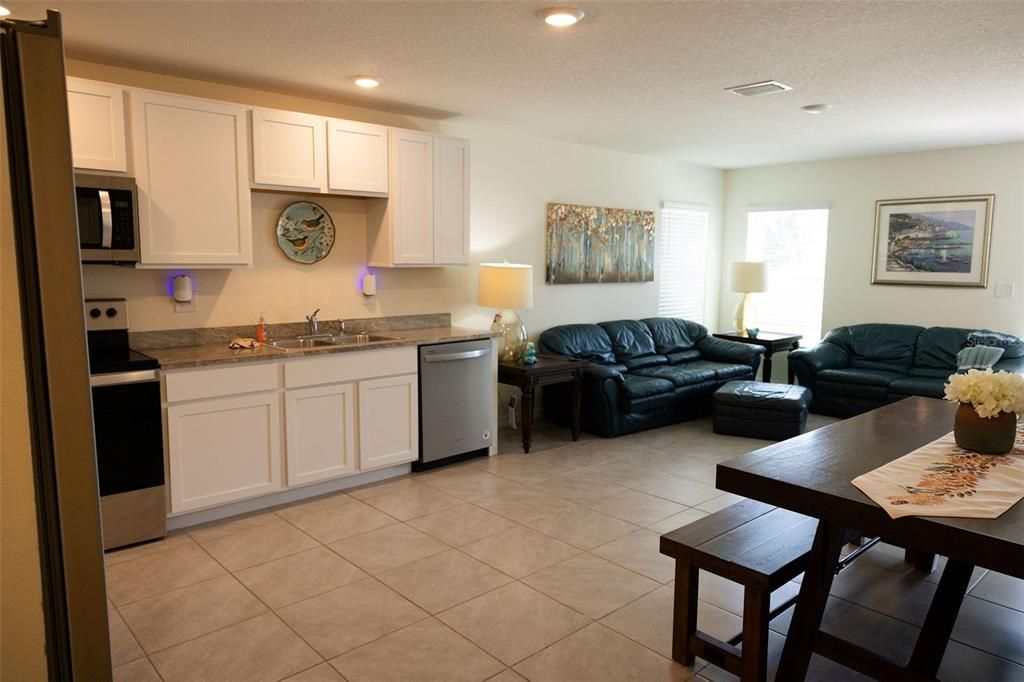 For Sale: $290,000 (3 beds, 2 baths, 1232 Square Feet)