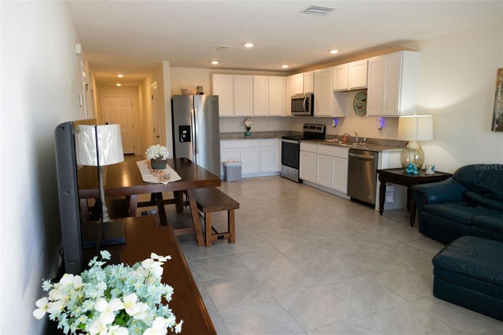 For Sale: $290,000 (3 beds, 2 baths, 1232 Square Feet)