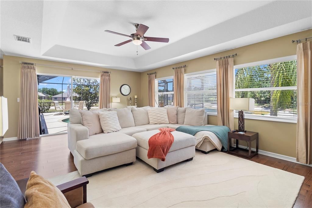 For Sale: $565,000 (3 beds, 2 baths, 2121 Square Feet)