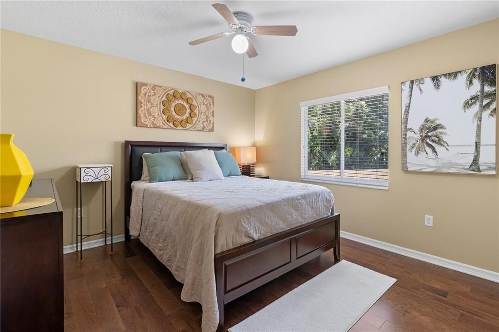 For Sale: $565,000 (3 beds, 2 baths, 2121 Square Feet)