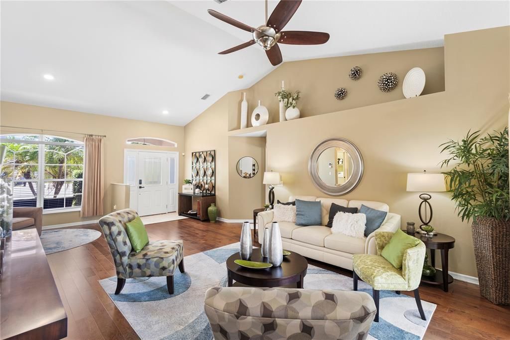 For Sale: $565,000 (3 beds, 2 baths, 2121 Square Feet)