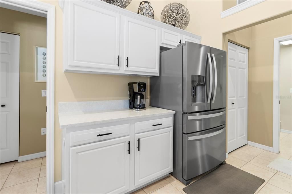 For Sale: $565,000 (3 beds, 2 baths, 2121 Square Feet)