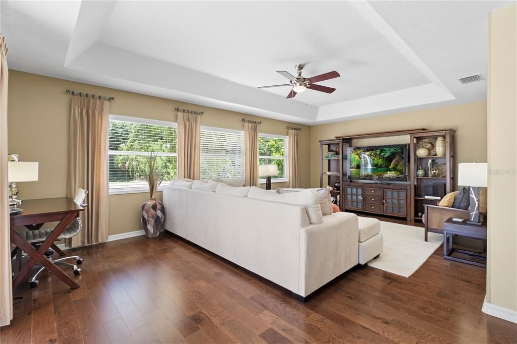 For Sale: $565,000 (3 beds, 2 baths, 2121 Square Feet)