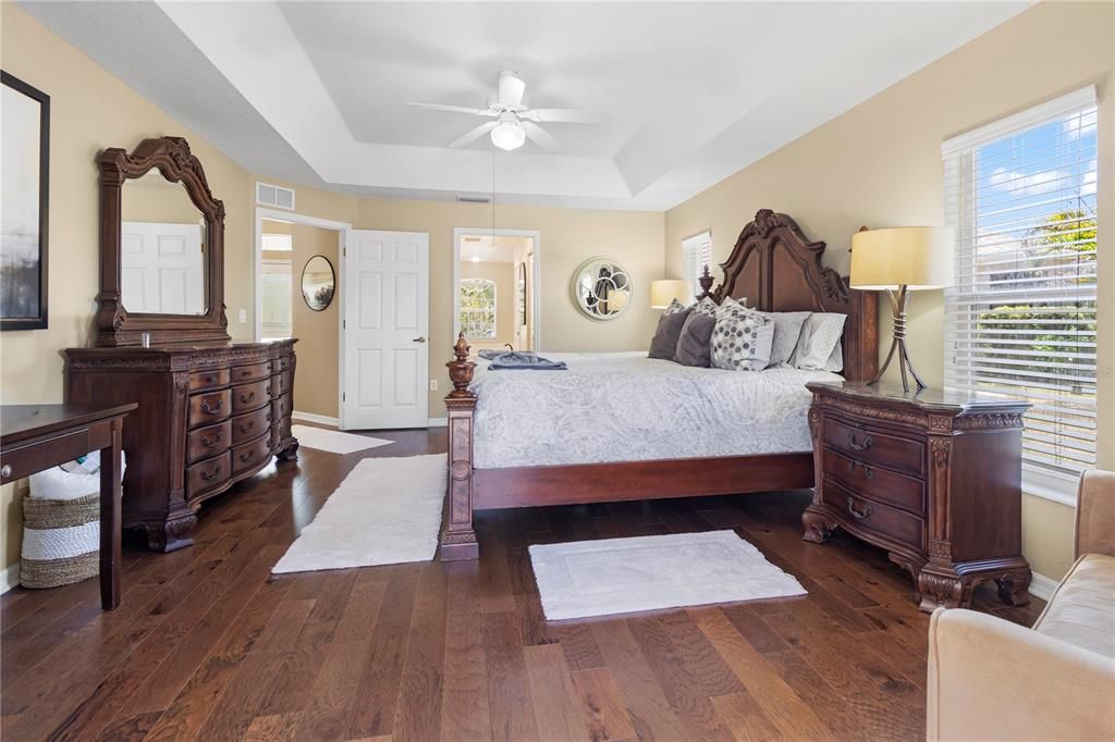 For Sale: $565,000 (3 beds, 2 baths, 2121 Square Feet)