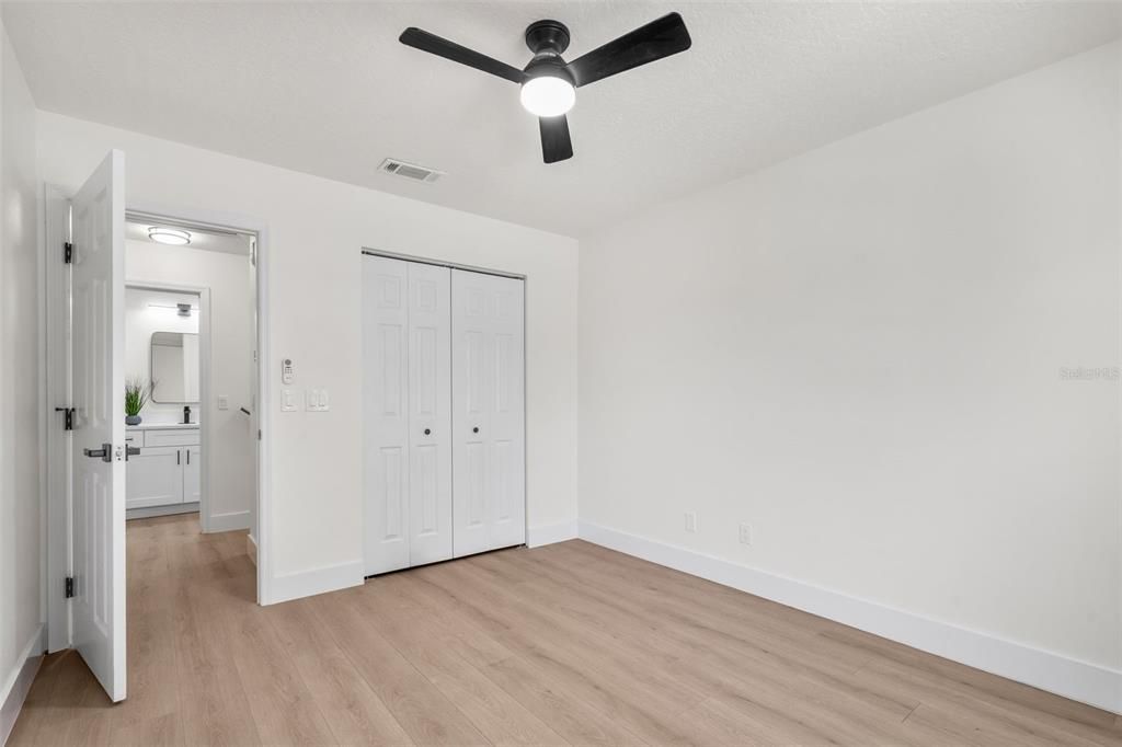 En Venta: $585,000 (4 camas, 2 baños, 1866 Pies cuadrados)