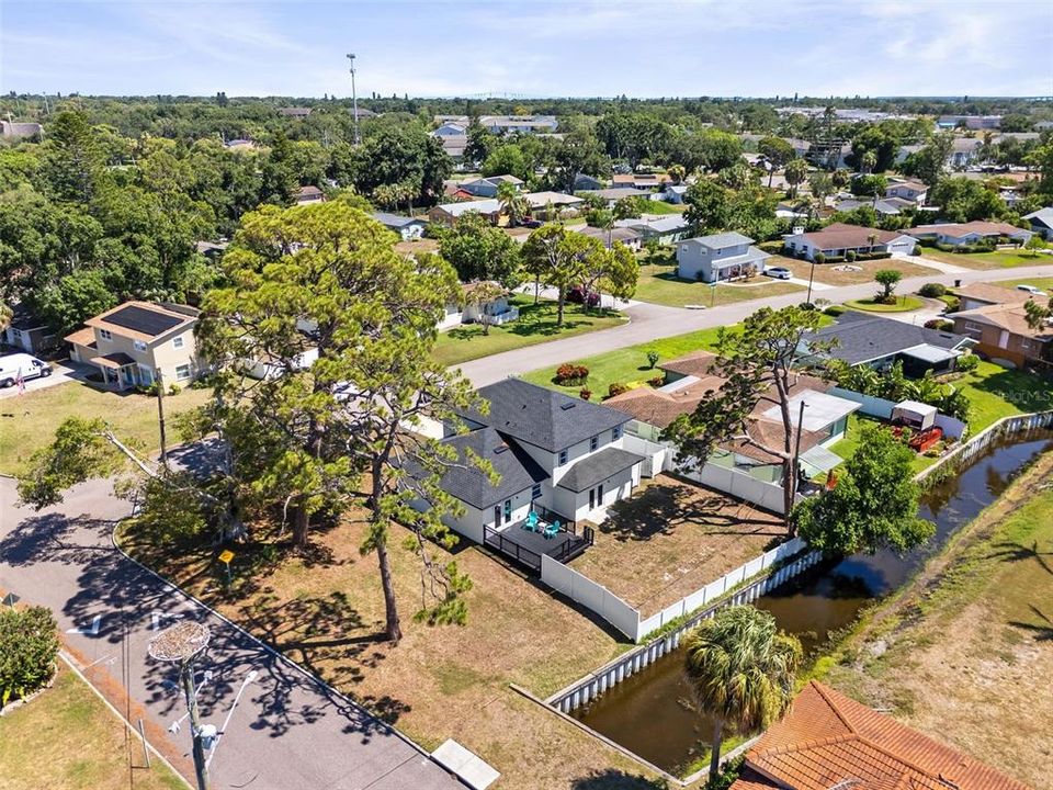 En Venta: $585,000 (4 camas, 2 baños, 1866 Pies cuadrados)