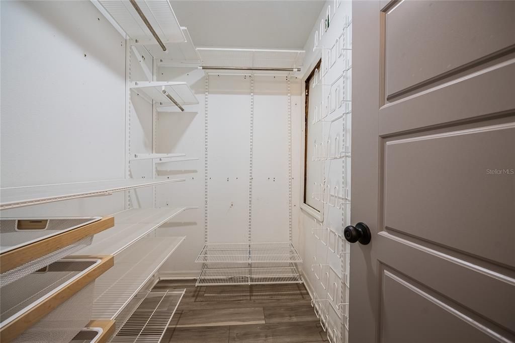 For Sale: $194,900 (2 beds, 2 baths, 1331 Square Feet)