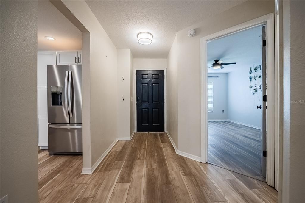 For Sale: $194,900 (2 beds, 2 baths, 1331 Square Feet)