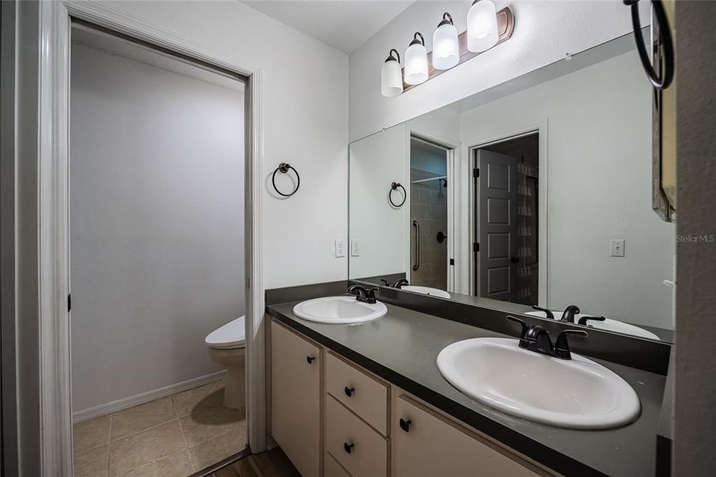 For Sale: $194,900 (2 beds, 2 baths, 1331 Square Feet)