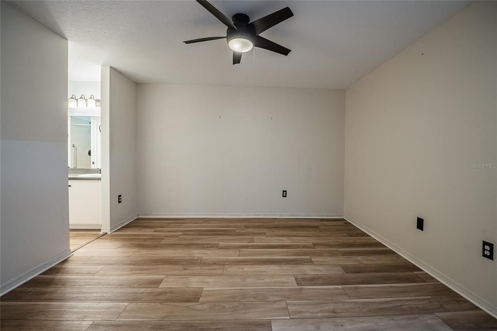 For Sale: $194,900 (2 beds, 2 baths, 1331 Square Feet)