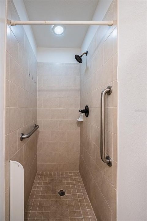 For Sale: $194,900 (2 beds, 2 baths, 1331 Square Feet)