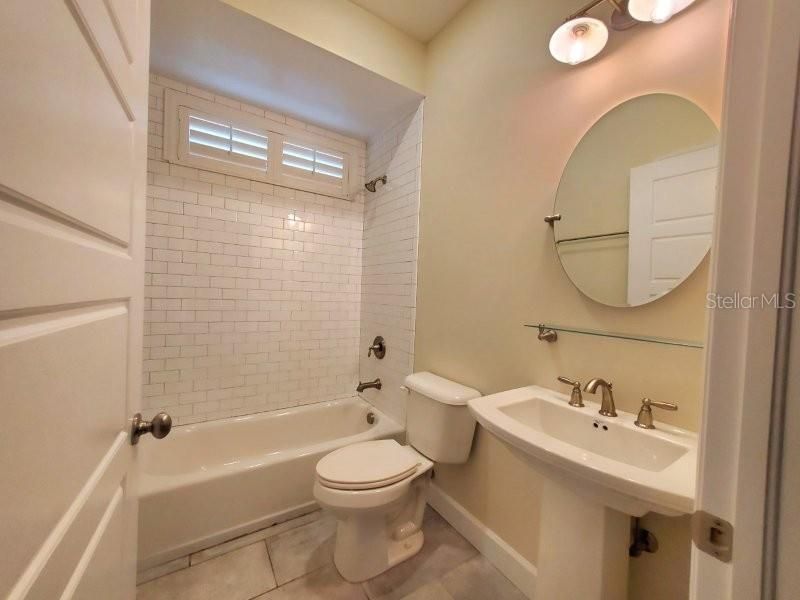 В аренду: $2,400 (3 спален, 2 ванн, 1383 Квадратных фут)