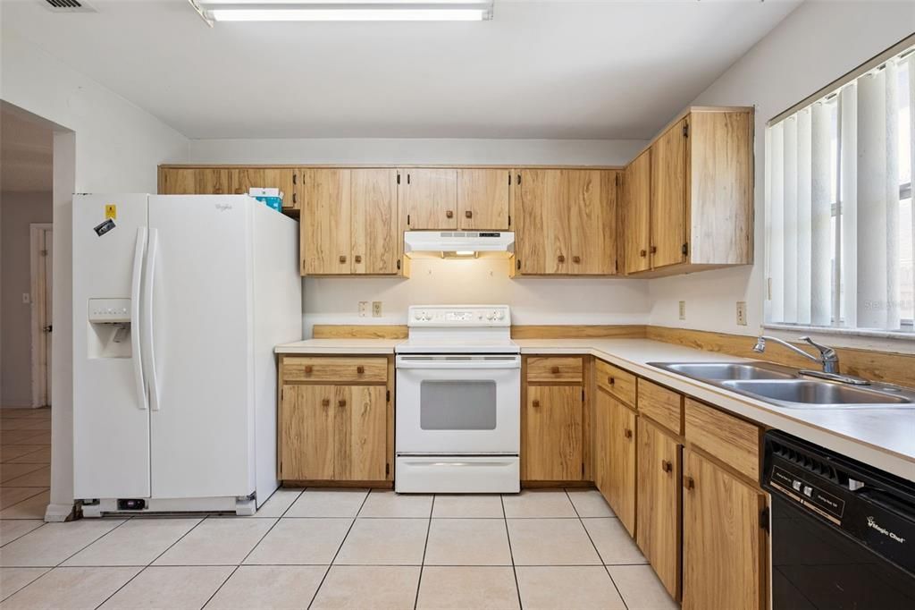 На продажу: $335,000 (2 спален, 2 ванн, 1319 Квадратных фут)