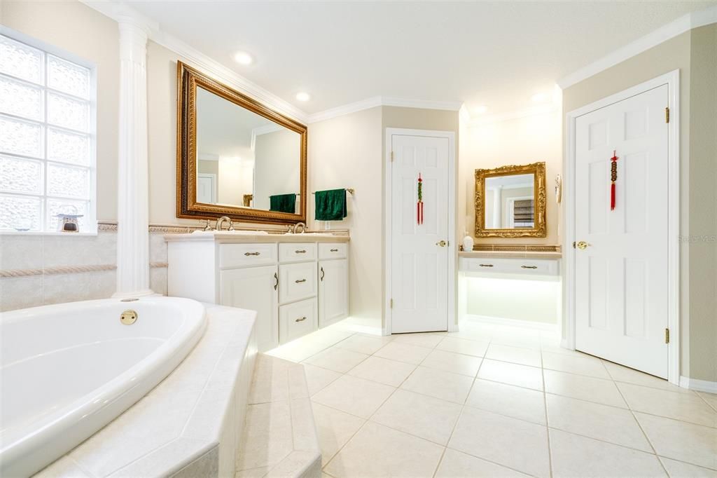 На продажу: $599,990 (3 спален, 3 ванн, 1788 Квадратных фут)