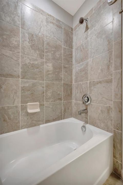 На продажу: $425,000 (3 спален, 2 ванн, 1302 Квадратных фут)
