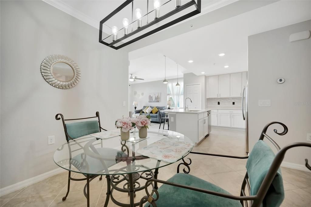 На продажу: $425,000 (3 спален, 2 ванн, 1302 Квадратных фут)