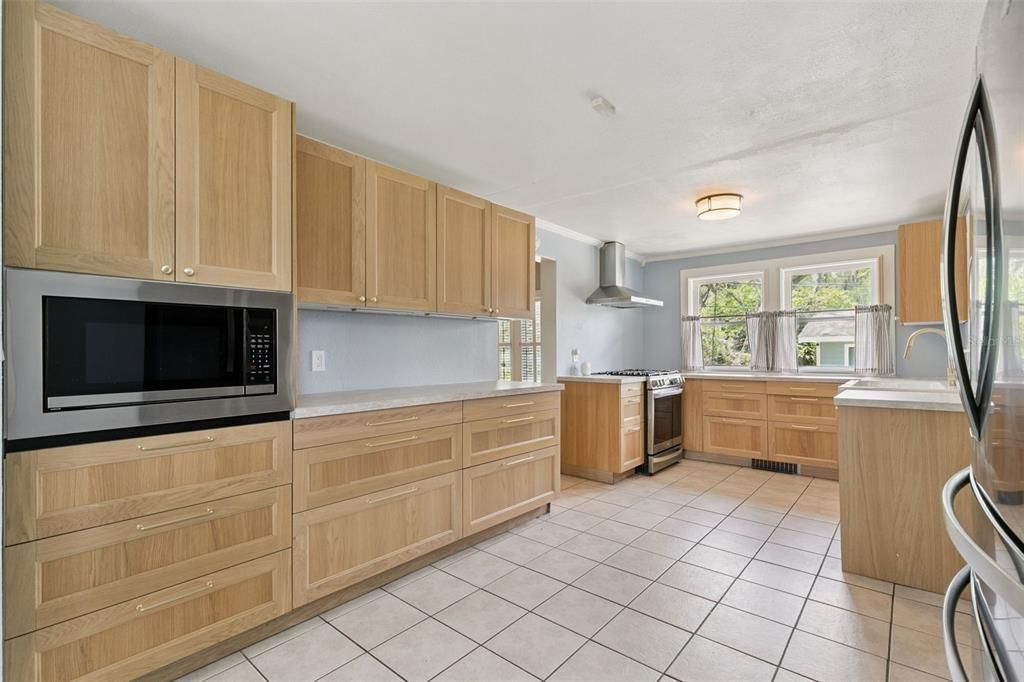 En Renta: $2,999 (3 camas, 2 baños, 2391 Pies cuadrados)