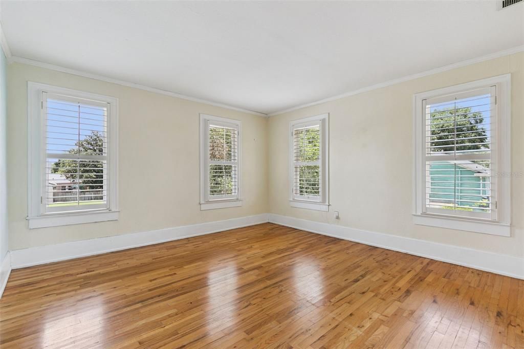 En Renta: $2,999 (3 camas, 2 baños, 2391 Pies cuadrados)